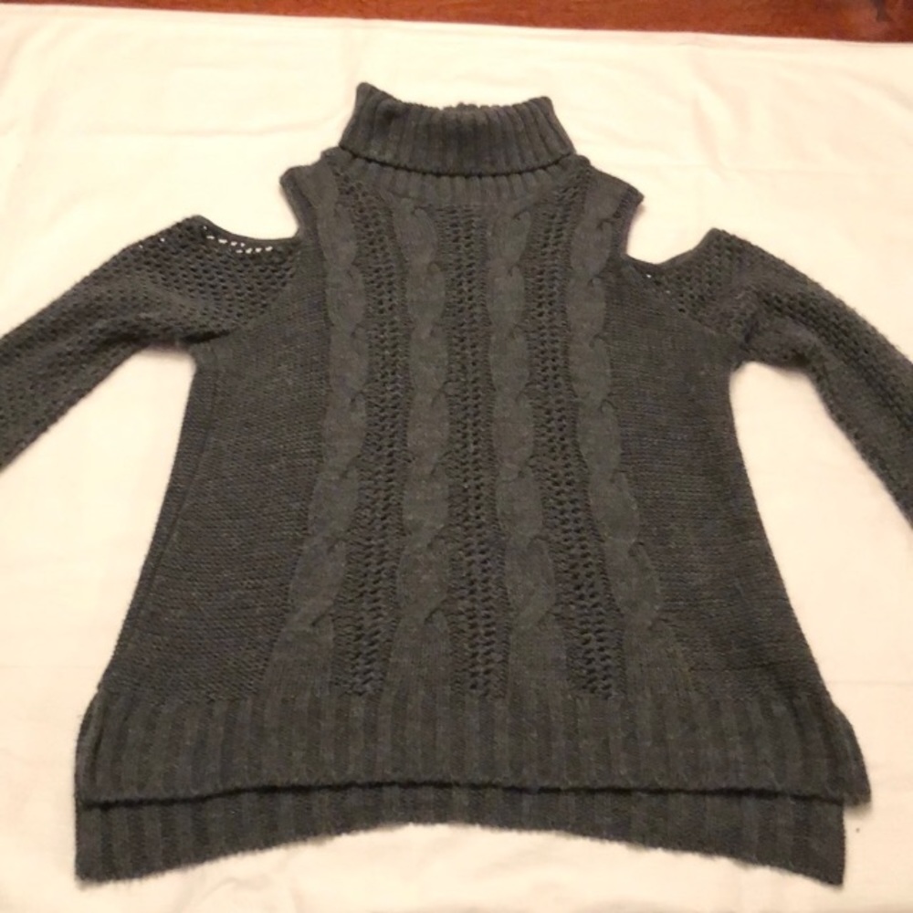 American Eagle cold shoulder cable knit sweater